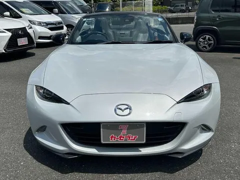 Mazda MX-5 (Roadster)