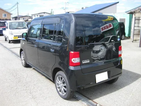 Toyota Pixis Space