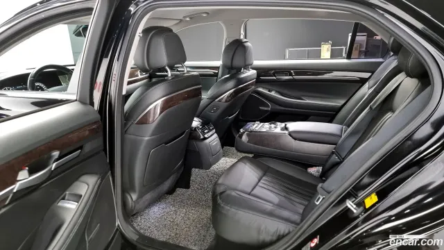 Genesis G90 (EQ900)