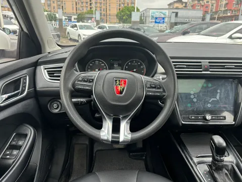 Roewe i5
