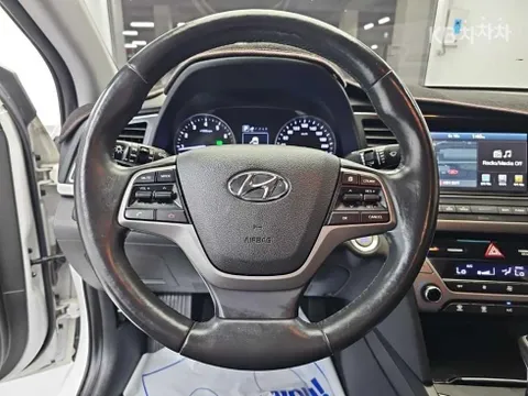 Hyundai Elantra (Avante)