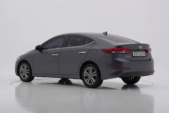 Hyundai Elantra (Avante)