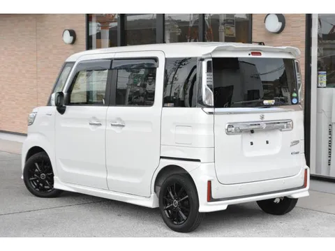 Suzuki Spacia Custom
