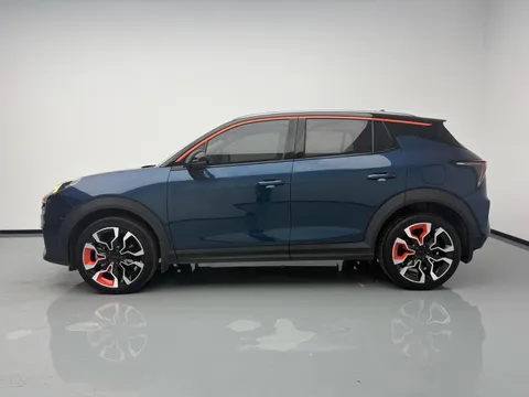 Lynk & Co 06