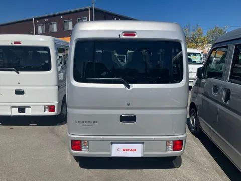 Mitsubishi Minicab Van