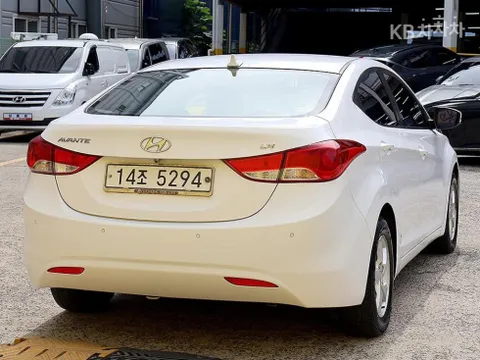Hyundai Elantra (Avante)