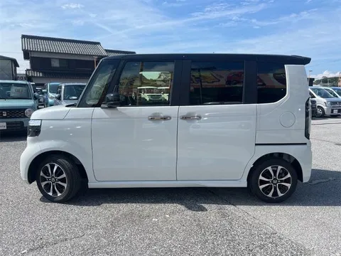 Honda N-BOX Custom