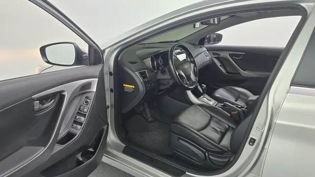Hyundai Elantra (Avante)