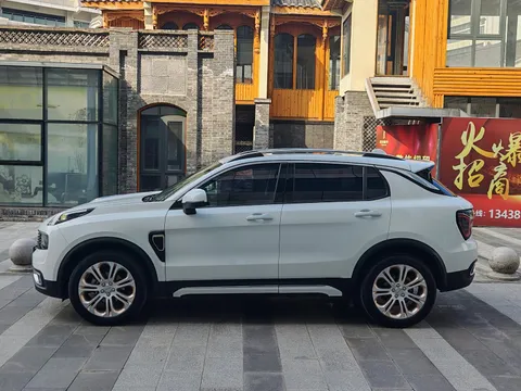 Lynk & Co 01