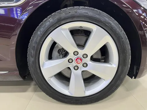Jaguar XFL