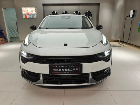 Lynk & Co Lynk & Co 02