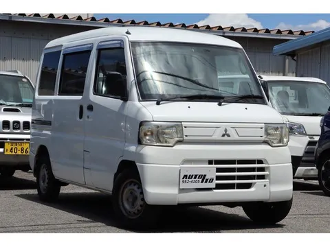Mitsubishi Minicab Van