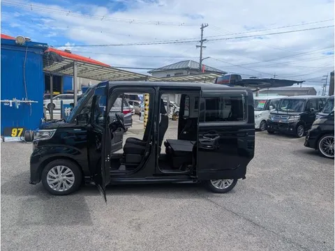Suzuki Spacia Custom