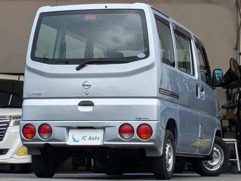Nissan Clipper Van
