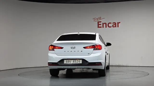 Hyundai Elantra (Avante)