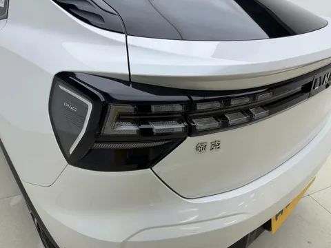 Lynk & Co 05