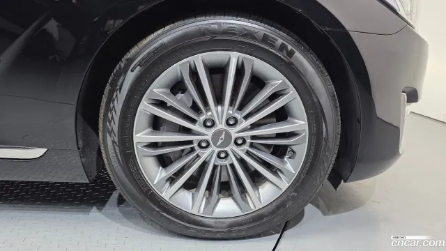 Genesis G90 (EQ900)
