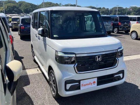 Honda N-BOX Custom