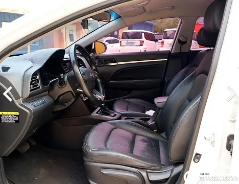 Hyundai Elantra (Avante)