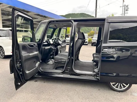 Honda N-BOX Custom