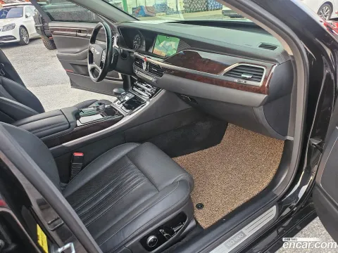 Genesis G90 (EQ900)