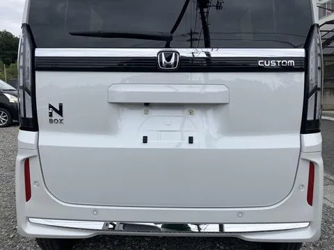 Honda N-BOX Custom