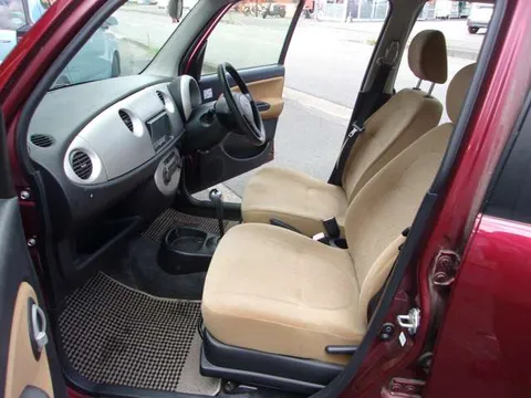 Daihatsu Mira Gino