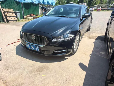 Jaguar XJ