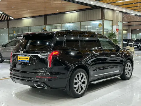 Cadillac XT6