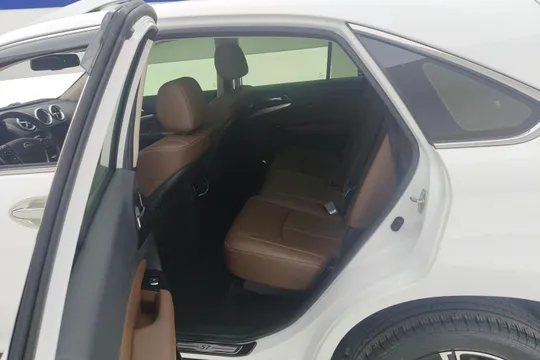 BYD S7