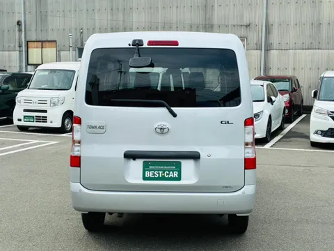 Toyota TownAce Van