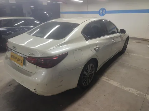 Infiniti Q50L