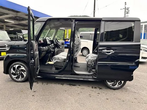 Suzuki Spacia Custom