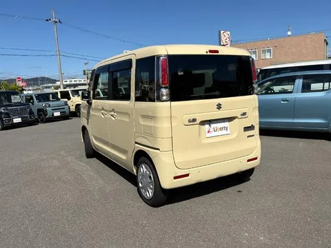 Suzuki Spacia