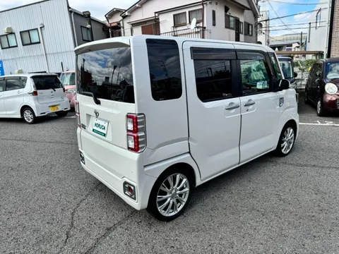 Toyota Pixis Mega
