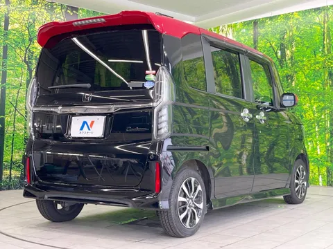 Honda N-BOX Custom