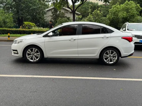 Chery Arrizo 5