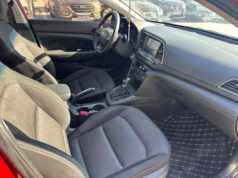 Hyundai Elantra (Avante)