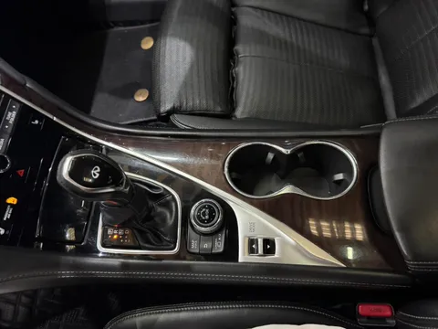 Infiniti Q50L