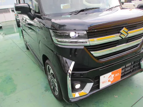 Suzuki Spacia Custom