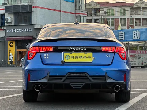 Lynk & Co 03