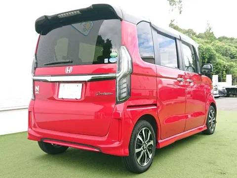 Honda N-BOX Custom