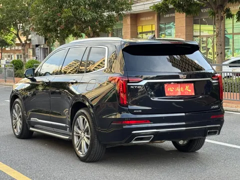 Cadillac XT6