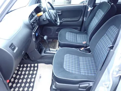Daihatsu Mira Gino