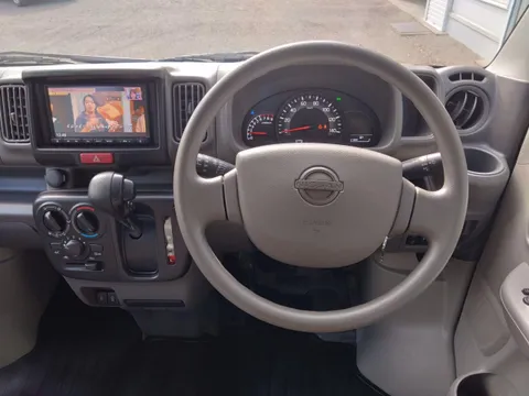Nissan Clipper Van