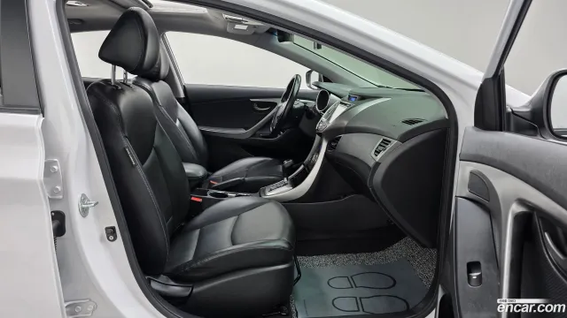 Hyundai Elantra (Avante)