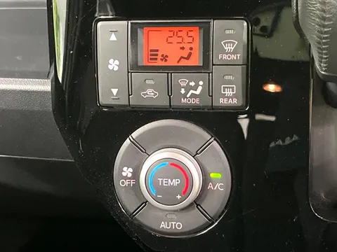 Toyota Pixis Mega