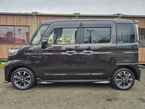Suzuki Spacia Custom