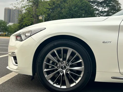 Infiniti Q50L