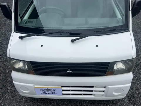 Mitsubishi Minicab Van